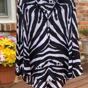 Ladies Black / White Blouse